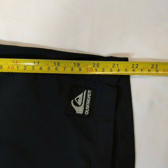 Quicksilver Black Board Shorts Size 32 - Picture 8 of 9